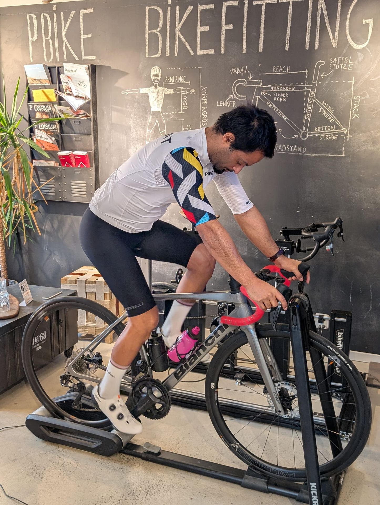Radtrikot Sale Wien, Kurzarm-Trikot beim Bikefitting bei PBIKE 1090